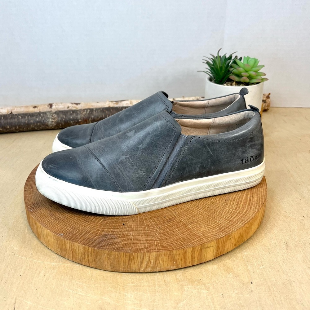 Taos Footwear dark blue Slip-On Sneakers